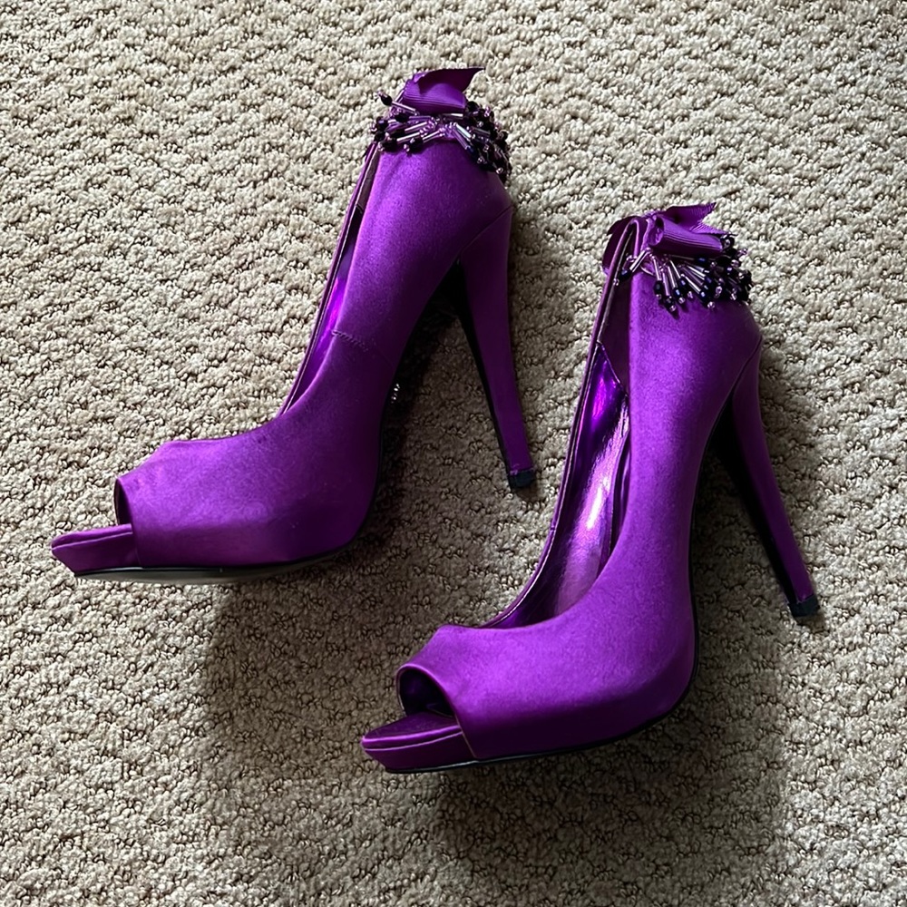 ABS Allen Schwart Purple Satin Peep Toe Beaded Stilettos size 7,5